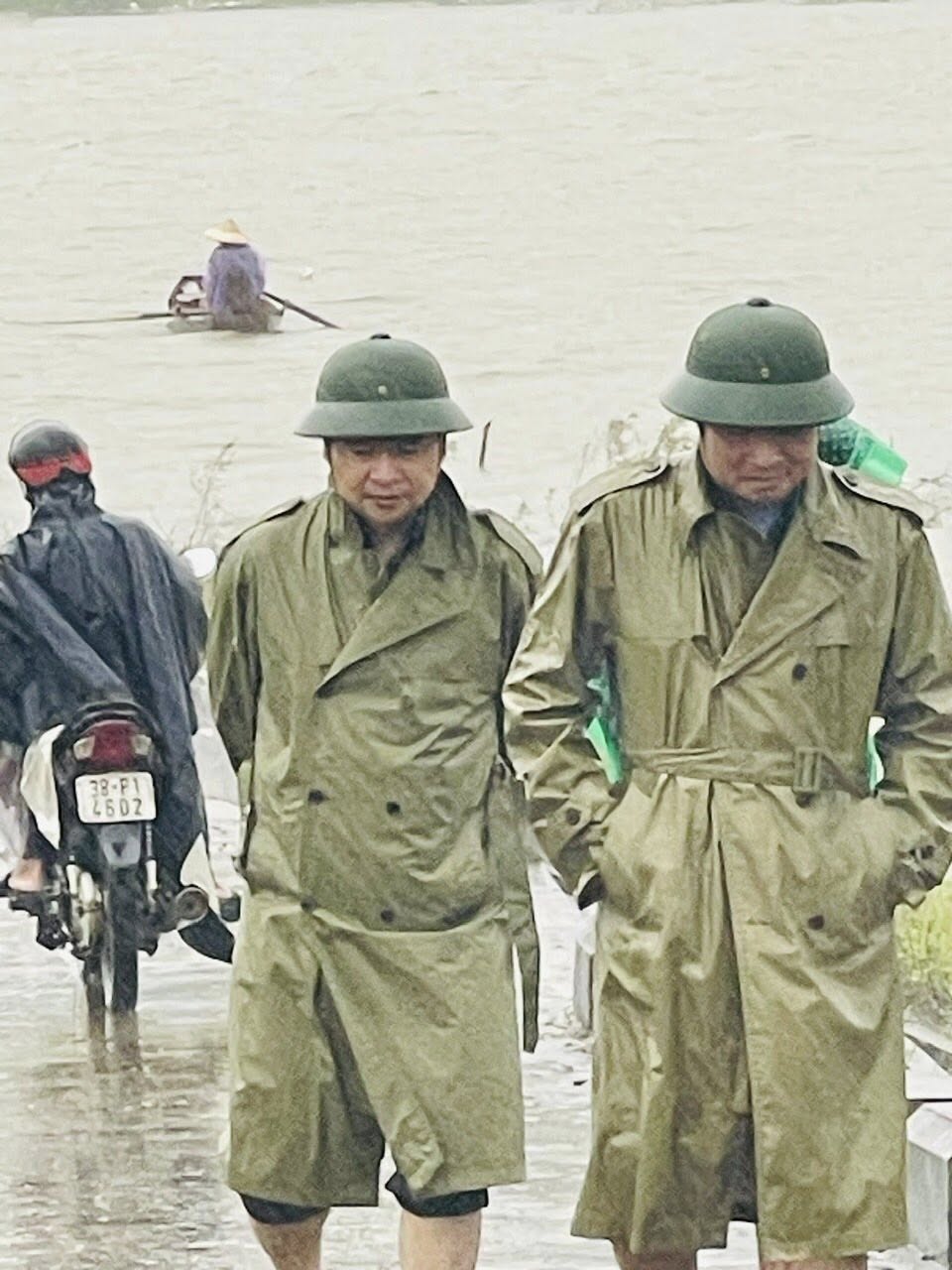 CHUNG TAY KHẮC PHỤC HẬU QUẢ SAU BÃO.