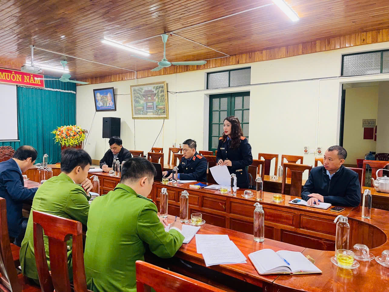 Viện KSND Khu vực 5 kiểm sát trực tiếp thi hành án hình sự tại UBND xã Tứ Mỹ, tỉnh Hà Tĩnh