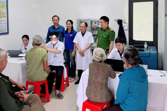 Tứ Mỹ khởi động đợt khám sức khỏe định kỳ miễn phí cho người dân