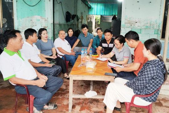 Mưa lớn vẫn khẩn trương kiểm đếm tài sản phục vụ GPMB ĐH.63