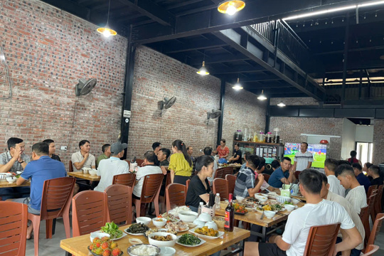 Ấm lòng “Bữa cơm nghĩa tình” tiếp sức các lực lượng thực hiện nhiệm vụ tại Nghĩa trang Liệt sĩ Nầm