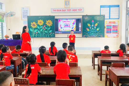 180  học sinh lớp ở Tứ Mỹ háo hức bước vào lớp 1, năm học mới 2026 - 2027
