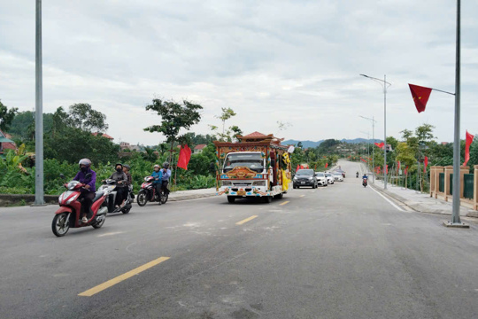 Xã Tứ Mỹ long trọng tổ chức Lễ đón nhận, truy điệu và an táng hài cốt Liệt sĩ Hà Huy Lâm