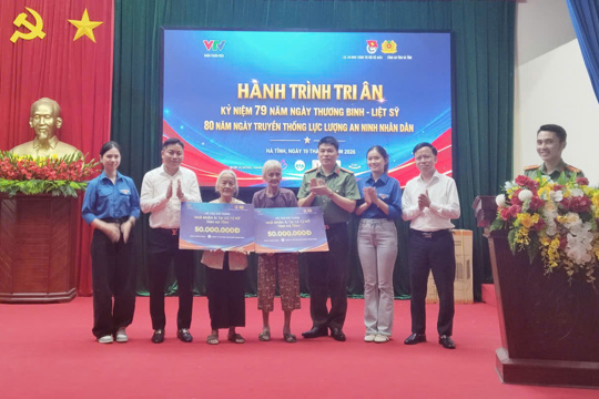 Tuổi trẻ lực lượng Công an và Đài Truyền hình Việt Nam nối dài "Hành trình tri ân" tại Tứ Mỹ 