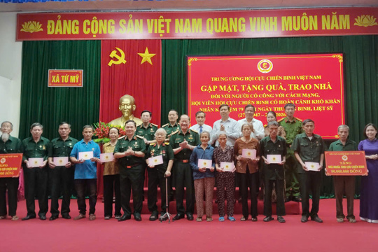 Trao gửi nghĩa tình đồng đội, tri ân người có công với cách mạng 