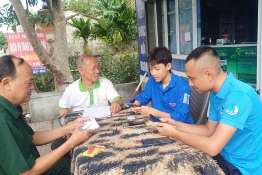 Xã Tứ Mỹ đẩy mạnh cài đặt ứng dụng i-HaTinh trong 12 ngày cao điểm